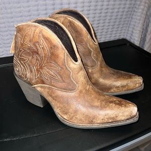 Distressed ariat bootie